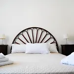 Nima Holidays בית הארחה *